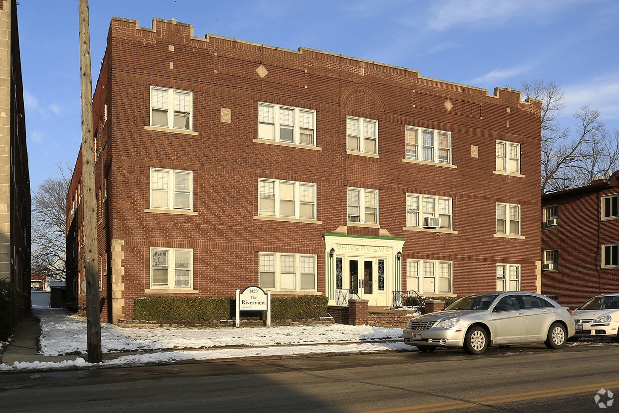 Riverview Apartments Lakewood