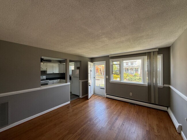 Building Photo - 6008 1/2 BURGESS AVE