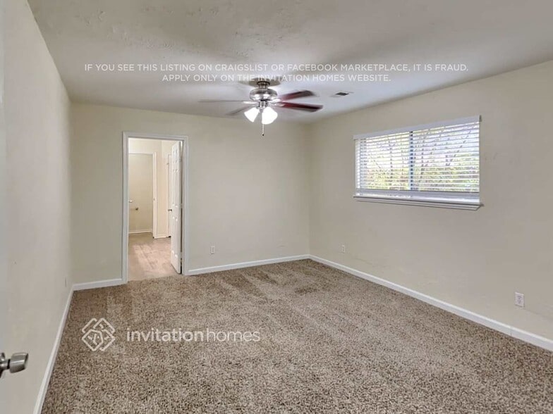 Building Photo - 22711 Elsinore Dr