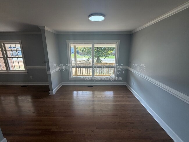 Building Photo - 1600 King Cir