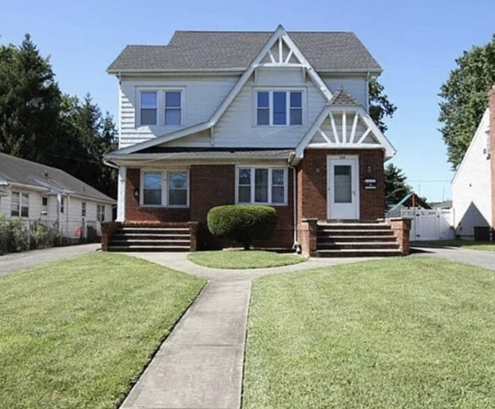 Front Entry (Right) - 510 Lincoln Ave