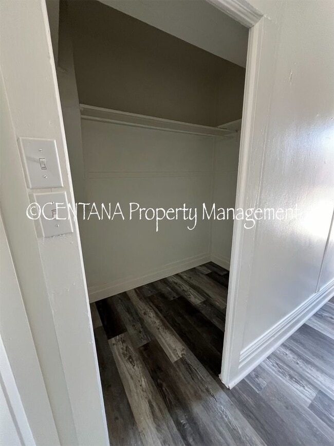 Building Photo - Centrally located 1 bedroom home with fenc...