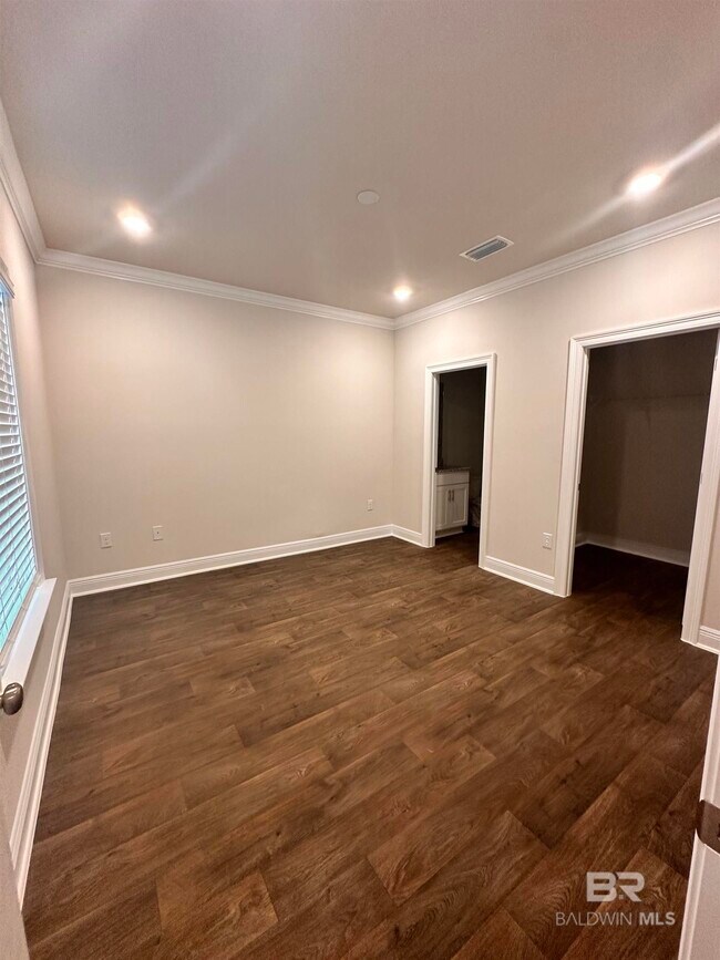 Building Photo - 32503 Revere Dr