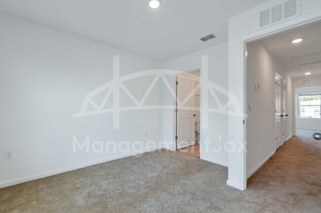 Building Photo - 8330 Zenith Cir
