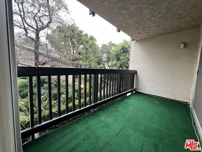 Building Photo - 1115 Raintree Cir