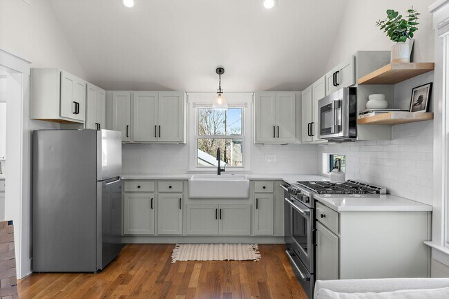 Building Photo - Luxury 12 South Living! $13,000 per month lease. 6 Bed 6 Bath with Great Outdoor Space and Bonus ...