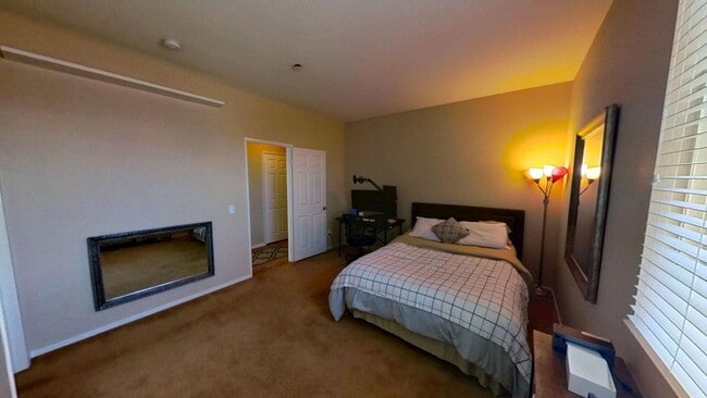 Building Photo - 848 Reyana Way