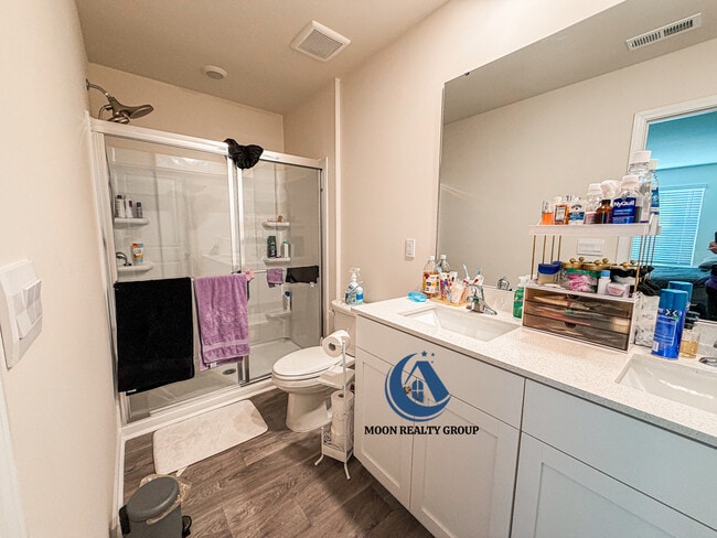 Building Photo - 119 Seymour Vlg Dr