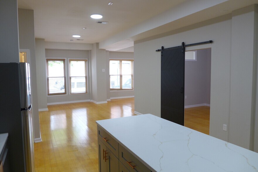Building Photo - 324 Park Ave