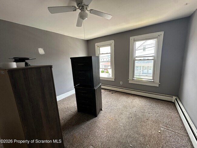 Building Photo - 1029 Diamond Ave