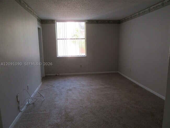 Building Photo - 14221 N Kendall Dr