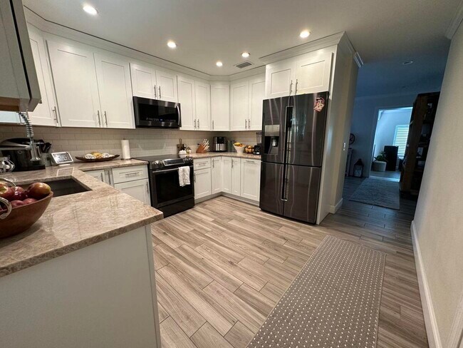 Building Photo - 917 SW 36th Terrace