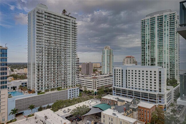 Building Photo - 275 1st Ave S