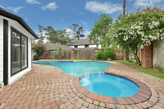 Building Photo - 15618 Banty Falls Ct