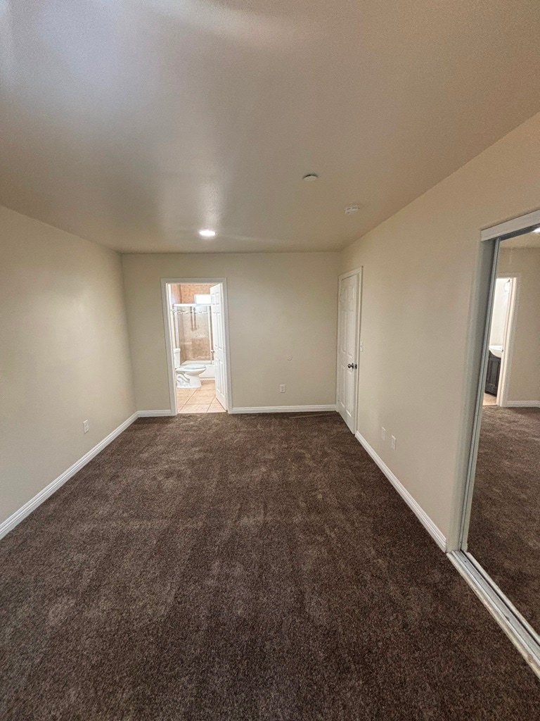 Building Photo - 203 E 109th Pl