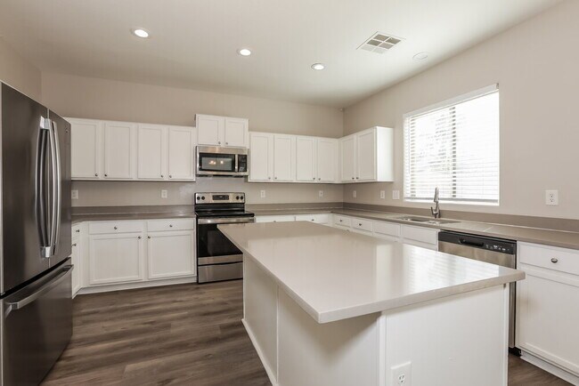 Building Photo - 4515 E Oxford Ln