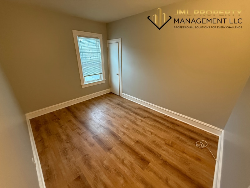 Building Photo - 117 Irving St