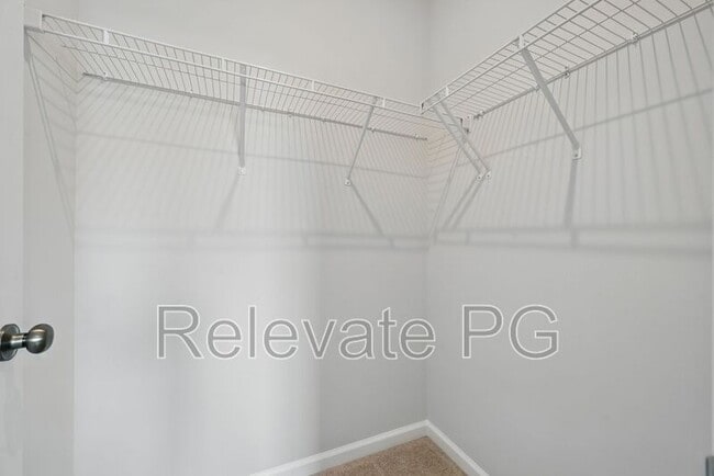 Building Photo - 636 Brookwood Glen Terrace