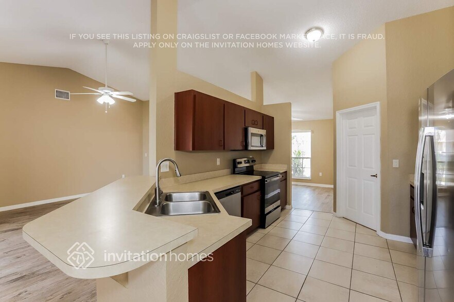 Building Photo - 6678 Chianti Ave