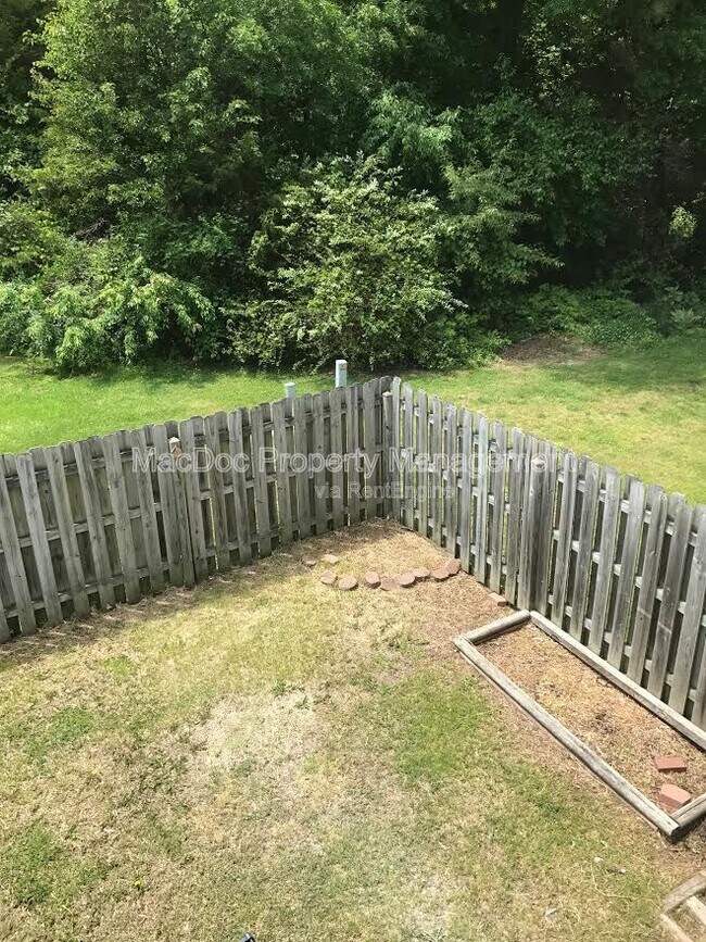 Building Photo - 10910 Coreys Way