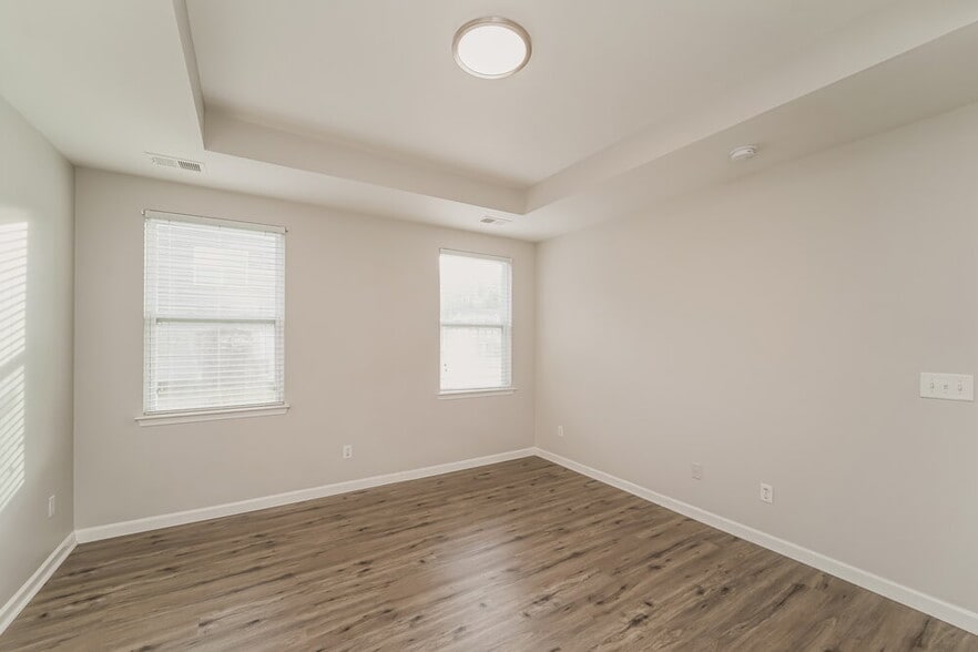 Building Photo - 701 Hicklin Dr
