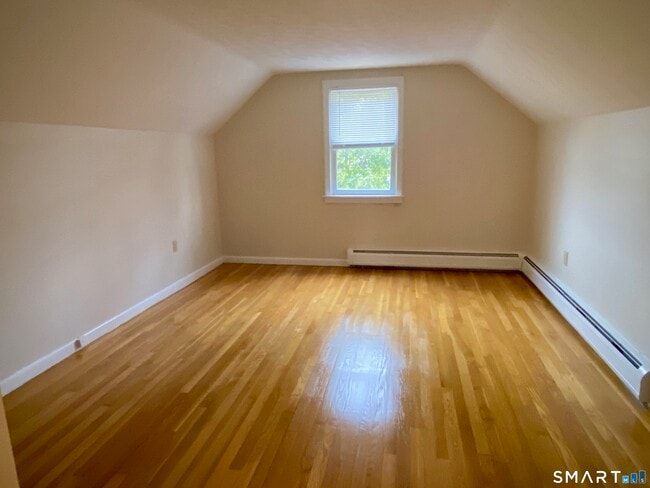 Building Photo - 31 Gordon Ave