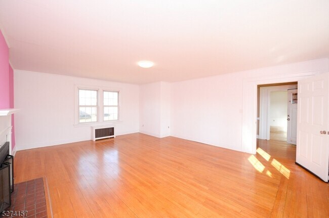 Building Photo - 29 13th Ave