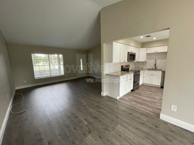 Building Photo - 6518 Cocos Dr