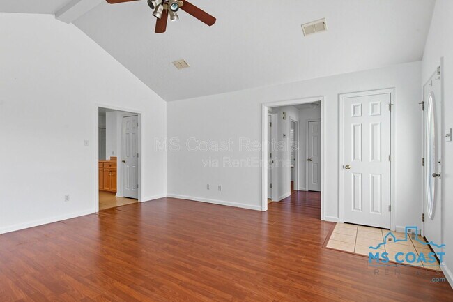 Building Photo - 10443 3rd Ave