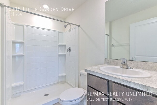 Building Photo - 16315 Little Garden Dr