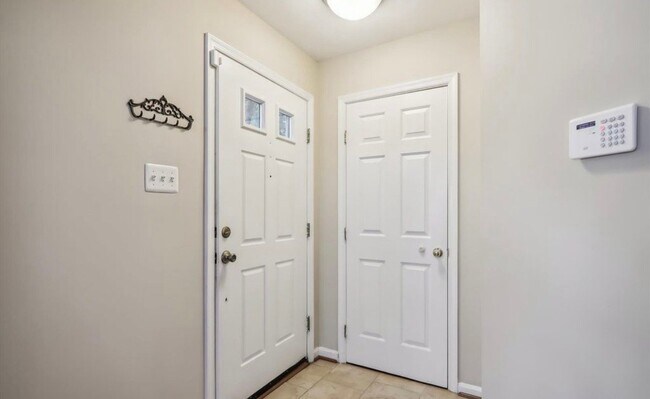 Building Photo - 13652 Palmetto Cir