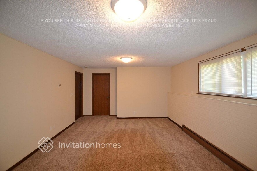 Building Photo - 1115 Madison St S