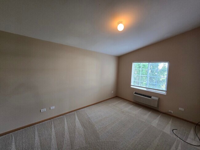 Building Photo - 1531 Silverstone Dr