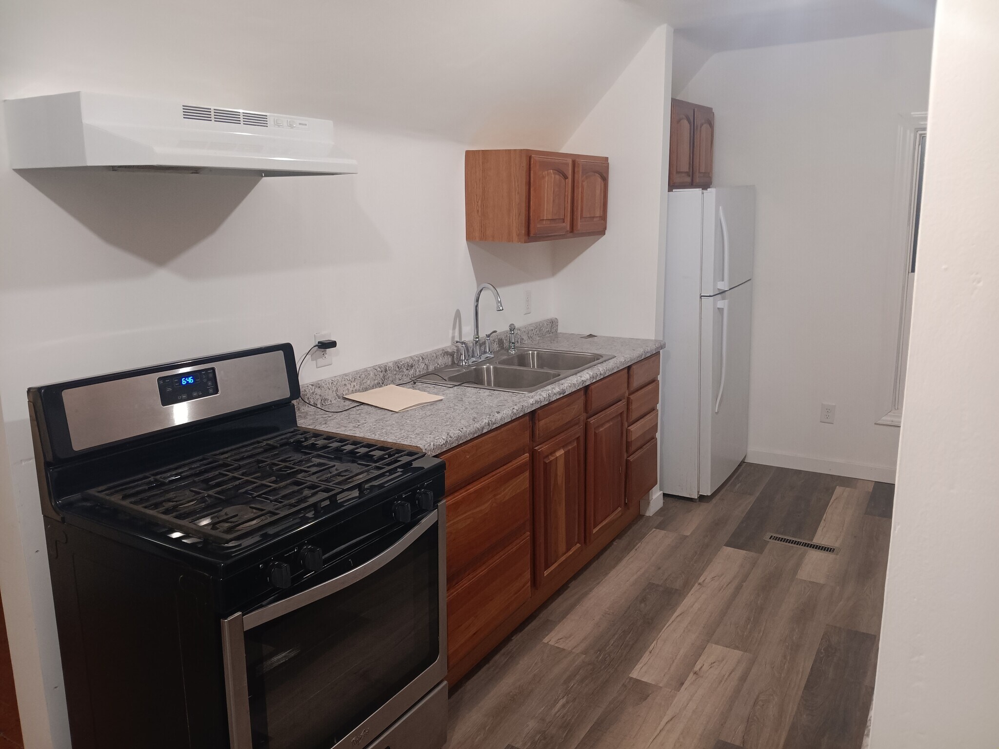 Building Photo - 1014 Bush St