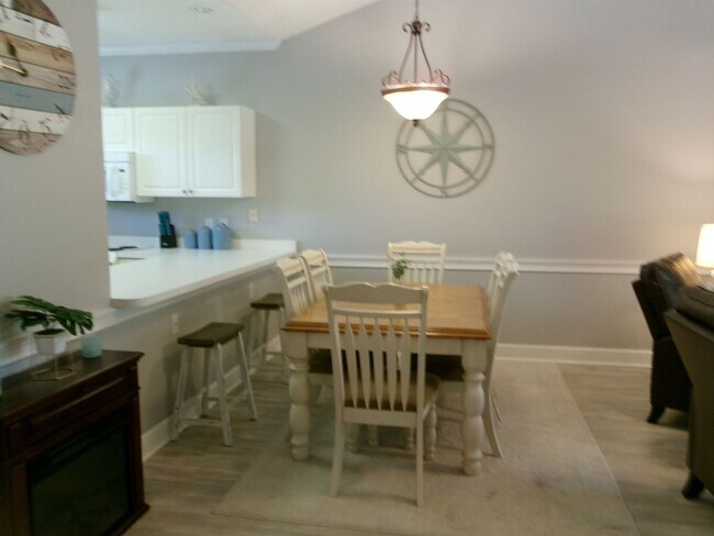 Building Photo - 682 Riverwalk Dr