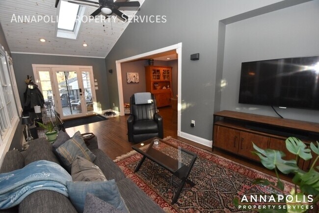 Building Photo - 1200 Bay Highlands Dr