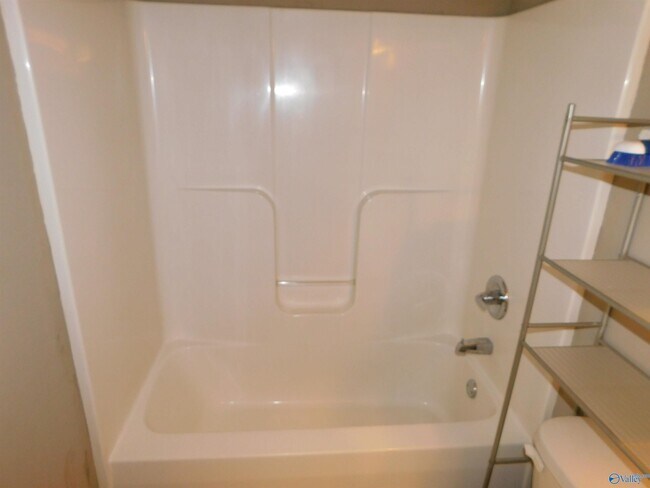 Building Photo - 3146 Castlecreek Dr SW