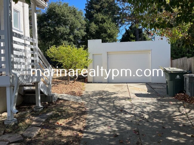 Building Photo - Coming Soon! Charming 3 bedroom, 2 bathroom home located in the Vista area near Vallejo High School