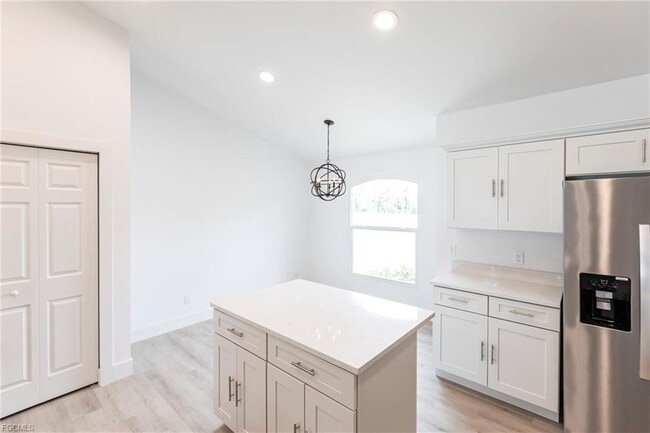 Building Photo - 2007 NW 21st St