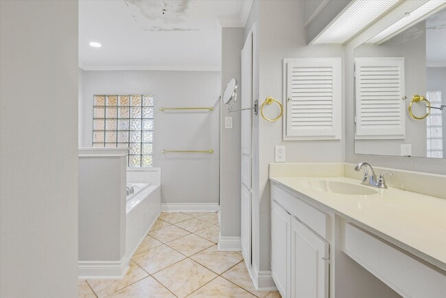 Building Photo - 7715 Brush Wood Dr