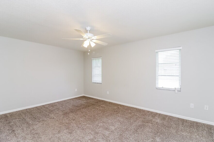 Building Photo - 2821 Logsdon St