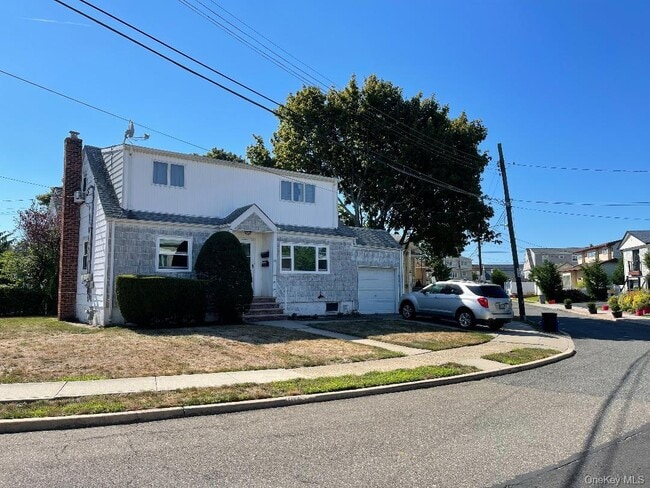 Building Photo - 17 Roosevelt Pl