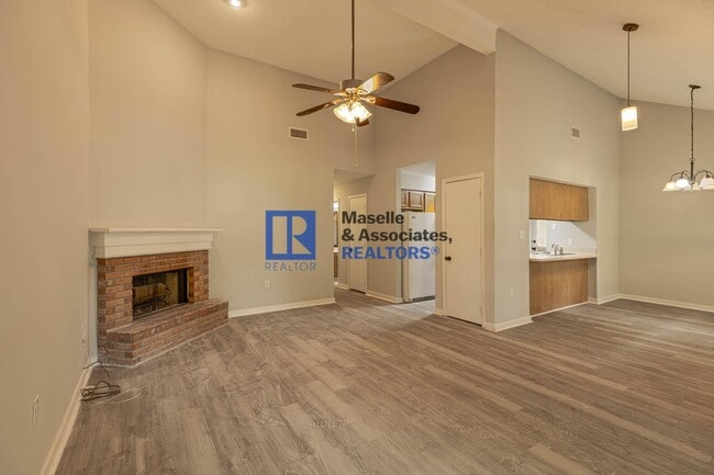 Building Photo - 3 Bed/2 Bath Home in Brandon