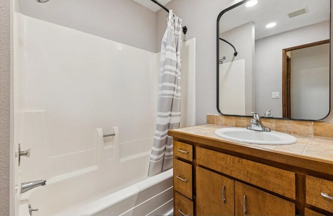 Building Photo - 2583 Pimlico Dr