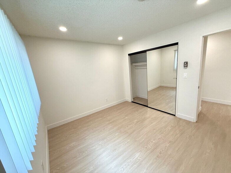 Building Photo - 3546 Hughes Ave