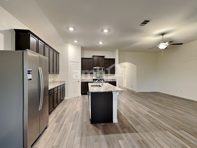 Building Photo - 1270 Treeta Trail