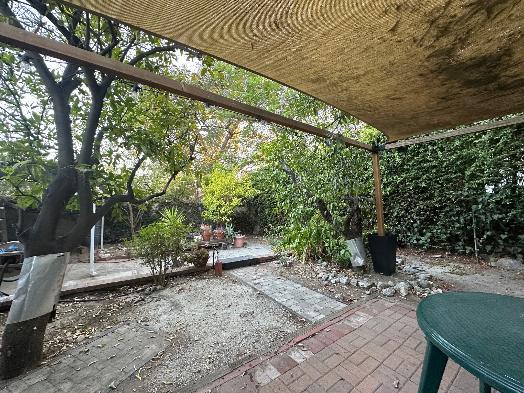Building Photo - 325A Valle Vista Ave