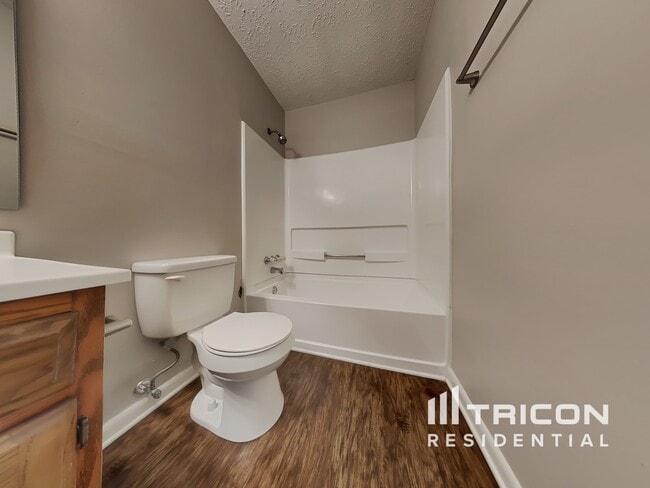 Building Photo - 15 Thornleigh Dr