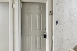 Building Photo - 901 South