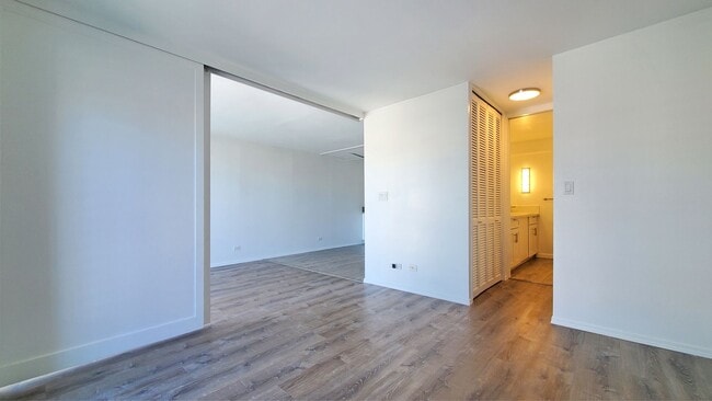 Building Photo - 1655 Makaloa St